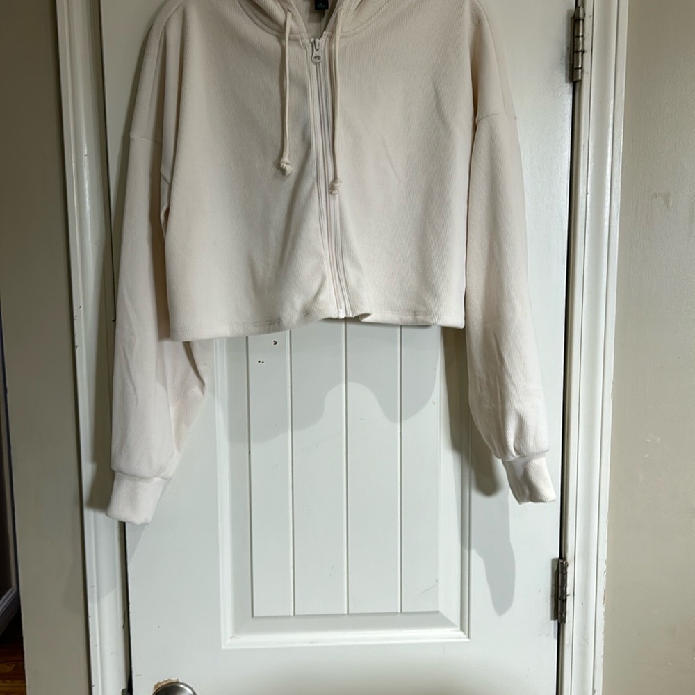 New Soft Cozy Cream Cropped Hoodie - Picture 4 of 7